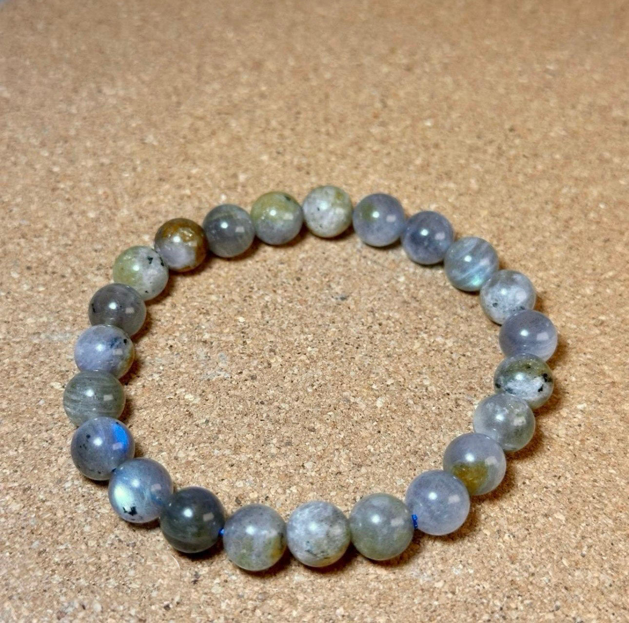 8mm crystal bead bracelet made of labradorite